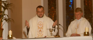 novena-2011-fr-kevin-prays